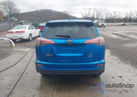 2018 Toyota Rav4 Le z USA, uszkodzony, nr VIN JTMBFREV3JJ724812